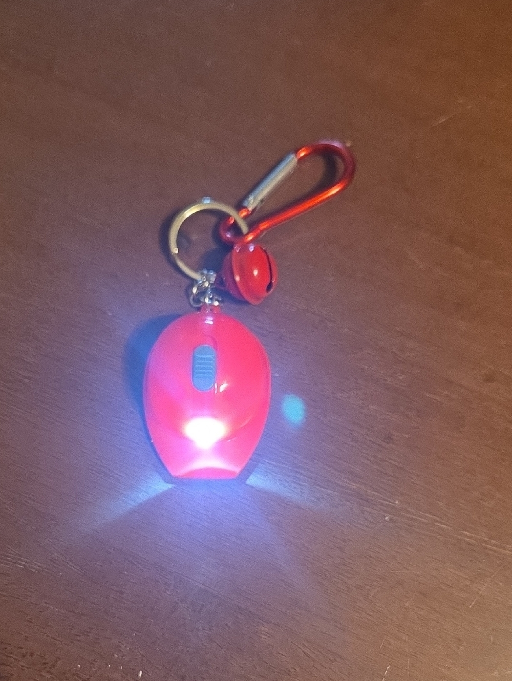 3-in-1 Keychain-bottle Opener- Ked Flashlig - Picture 2 of 4